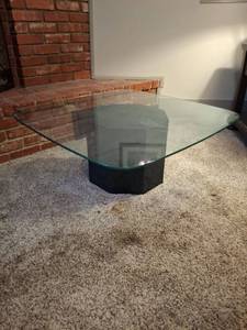 lot 1136 image: Glass Top Coffee Table with Octagonal Base