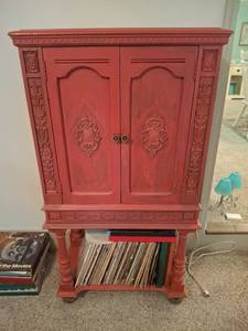 lot 1139 image: Red 2-Door Record Cabinet - No Contents