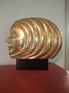 lot 1140 image: Brass Head Bust with Black Base