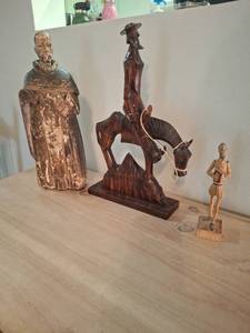 lot 1154 image: Lot of 3 Carved Wooden Figurines