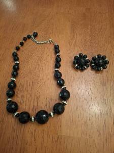 lot 1184 image: Black Faceted Bead Necklace and Clip Earrings Set