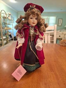 lot 1186 image: Paradise Galleries Porcelain Doll