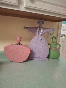 lot 1193 image: 3 Decorative Lady Figurines - Pink Purple and Green Polka Dot