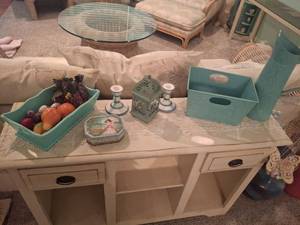 lot 1211 image: Turquoise Decor on Table - Fruit Baskets to Pitcher