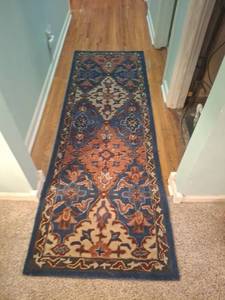 lot 1221 image: Threshold 24x7 Runner Rug 100% Wool