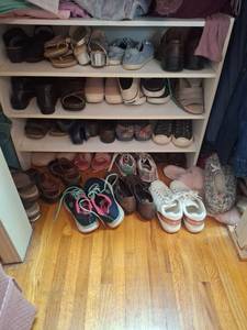 lot 1246 image: Womens Shoes - Sizes 6.5 and 7