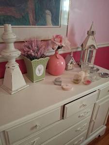 lot 1251 image: Decorative Accents Lot - Church Birdhouse, Pink Vase, Heart Boxes