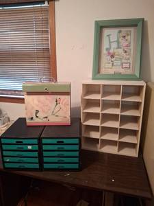 lot 1257 image: Shadow Box with Organizers