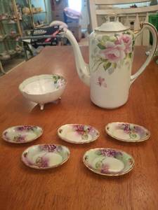 lot 1285 image: Hand Painted Nippon Items - Coffee Pot, 5 Dish Bowls and Footed Bowl
