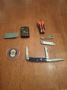 lot 1304 image: Pocket Knife, Challenge Coin and Lighter Lot