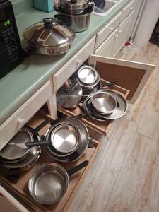 lot 1309 image: Cookware Set - Stainless Steel Pots and Pans