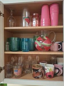 lot 1313 image: All Remaining in Kitchen