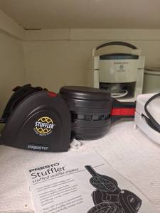 lot 1319 image: Presto Stuffler Stuffed Waffle Maker and Slow Cookers