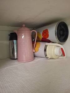 lot 1321 image: Kitchen Small Appliances and Organizers Lot