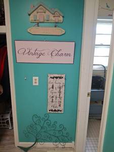 lot 1322 image: Wall Art Decor Set