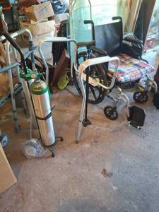 lot 1352 image: Medical Supplies - Walker, Oxygen Tank on Cart and Wheelchair