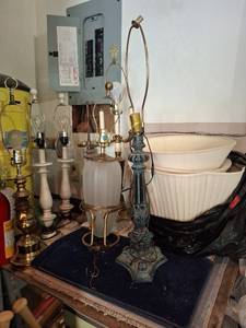 lot 1362 image: 7 Lamps, 4 Shades