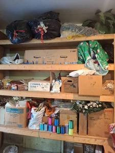 lot 1372 image: Contents of Shelf - Holiday Decor