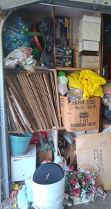 lot 1373 image: Shelf and Contents - Holiday Decor
