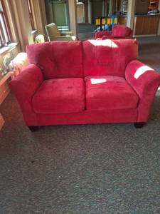 lot 1003 image: Red Upholstered Loveseat