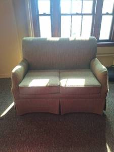 lot 1005 image: Hekman Two-Seat Loveseat