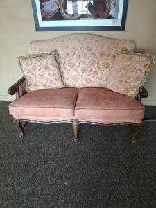 lot 1006 image: Two-Seat Settee with Floral Upholstery and Curved Legs