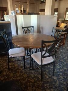 lot 1024 image: Round Dining Table and 4 Chairs