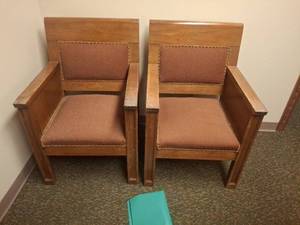 lot 1051 image: 2 chairs