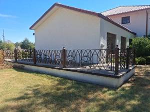 lot 1057 image: Metal Porch Railing - Longest Stretch is Approx 35ft