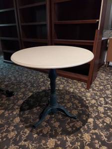 lot 1112 image: Round Top Table with Cast Iron Base