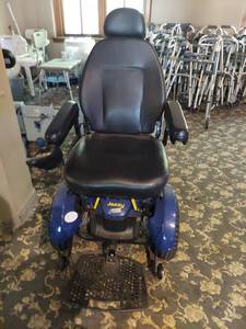 lot 1120 image: Jazzy Power Chair Electric Mobility Scooter Blue