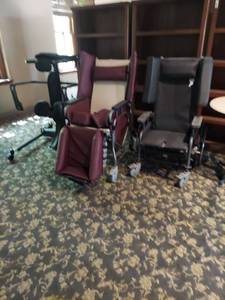 lot 1122 image: Wheelchairs and Ambulatory assist
