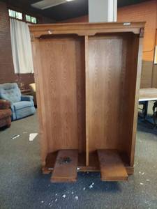 lot 1160 image: Book Shelf Unit