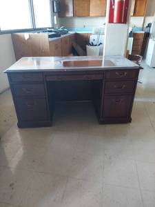 lot 1163 image: Double Pedestal Desk