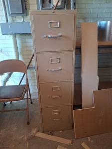 lot 1198 image: Lot of Used Filing Cabinets - Upstairs