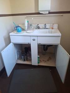 lot 1204 image: Ampco Vintage Metal Sink Cabinet - Upstairs