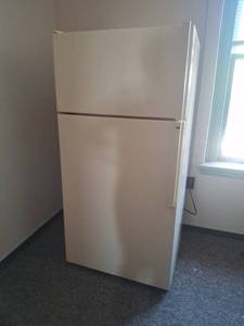 Kenmore Coldspot Top-Freezer Refrigerator - Upstairs