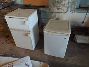 lot 1220 image: 2 mini fridges