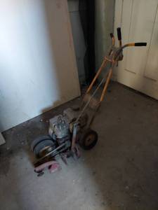 lot 1228 image: Gas powered edger