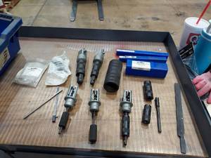 lot 1016 image: Sunnen Products Honing Tools - Mandrels and Adapters