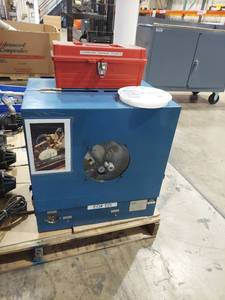lot 1021 image: Thred Taper Model 8300 - Comes with tools and extra roll of teflon tape