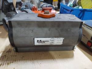 lot 1032 image: Milwaukee Valve RPC2250 Pneumatic Actuator 120 PSI