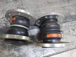lot 1043 image: Flexonics Style 242-A Expansion Joints - Flanged Pair