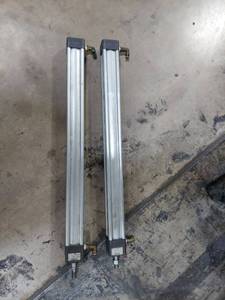 lot 1047 image: Pair of Rexroth P68174-3200 1-12 X 20 Pneumatic Cylinder 200 PSI