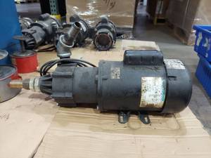 lot 1059 image: Pump with 34 HP Electric Motor 3450 Model VQK56C34F290B