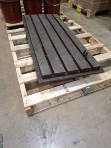 lot 1107 image: 5 Slot Top Plate Machine Tool Table