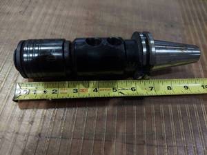 lot 1255 image: Briney V40E-100-400 Tool Holder with Bilz WF2 IKP M 1 Tap Chuck
