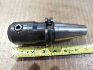 lot 1329 image: Valenite 08-T-01 V40CT-E75 Tool Holder