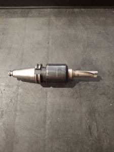 lot 1372 image: CAT40 EM IX4.000 E Holder with Kennametal Indexable End Mill