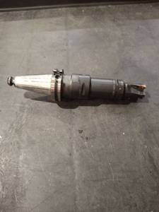 lot 1378 image: Sandvik Coromant R390-032C4-11M Shoulder Milling Tool with Holder